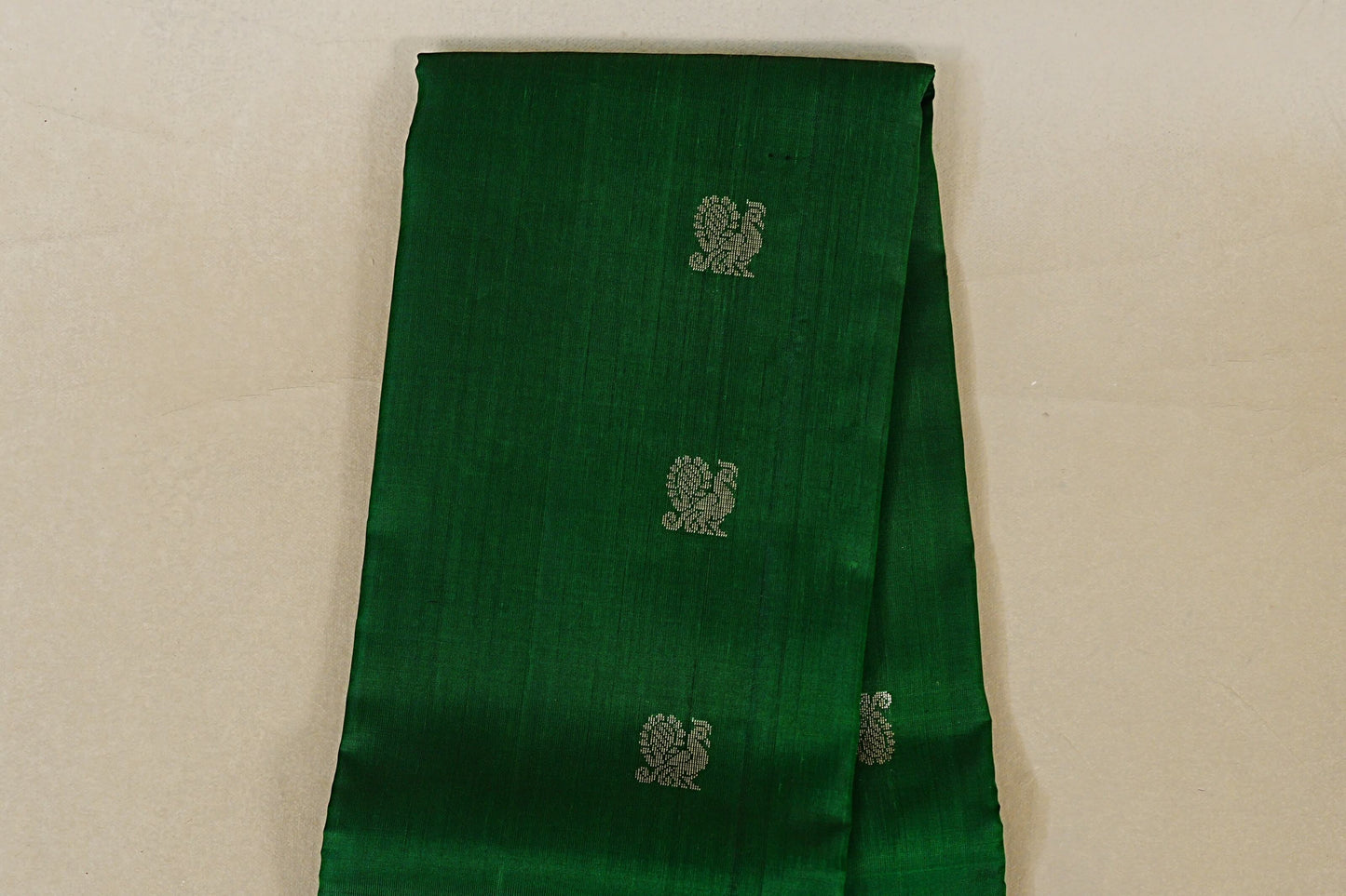 Bottle Green Light Weight Kanchipuram Silk Saree body zoom