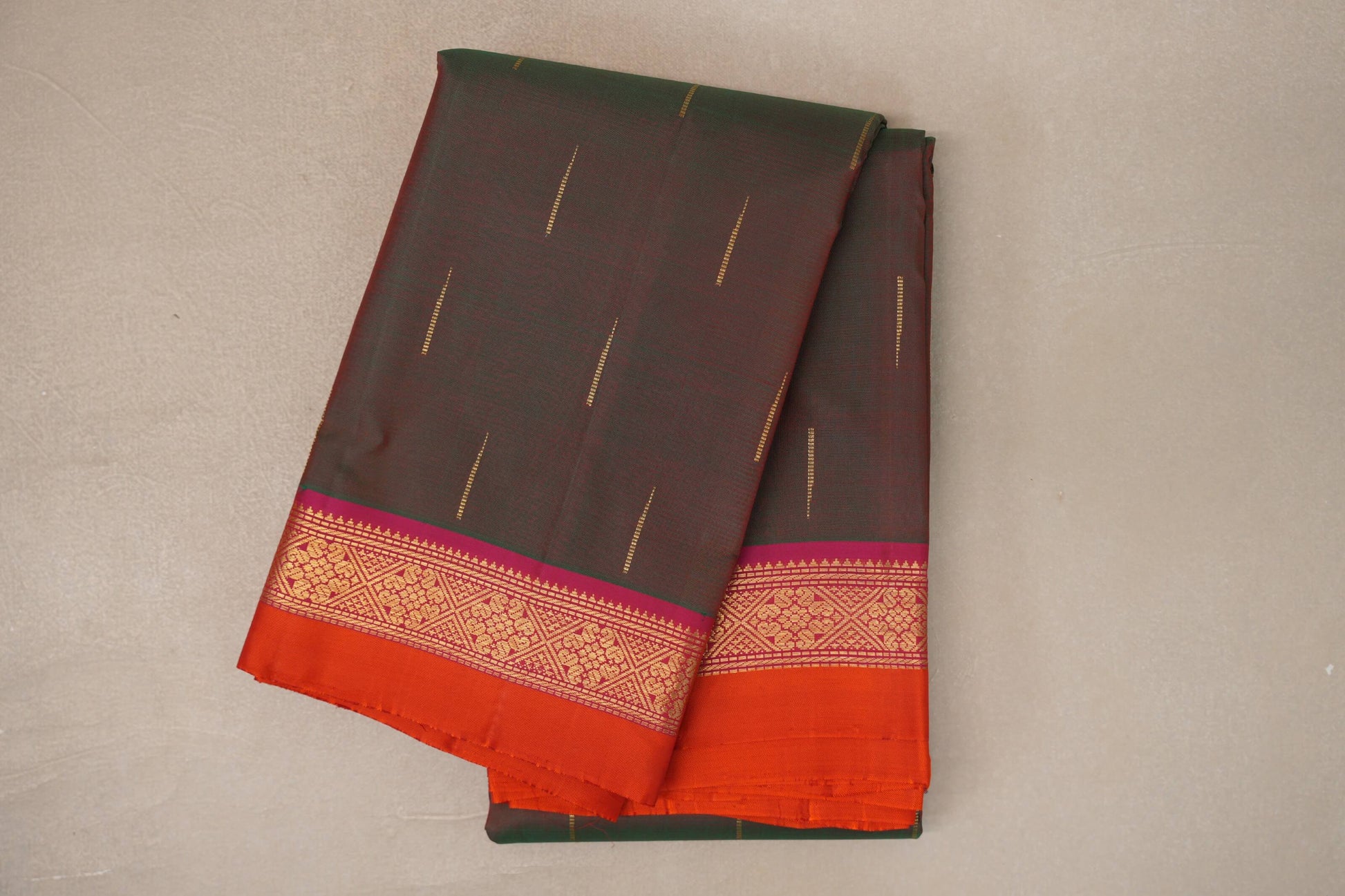 Dual Tone of Bottle Green & Maroon Vintage Kanjivaram Silk Saree