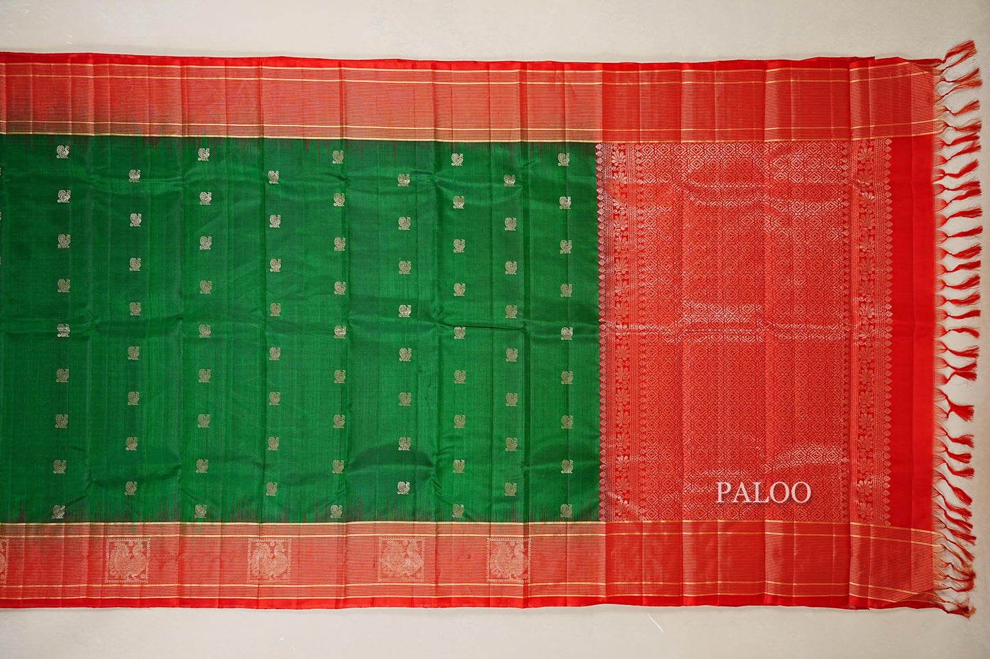 Bottle Green Light Weight Kanchipuram Silk Saree paloo