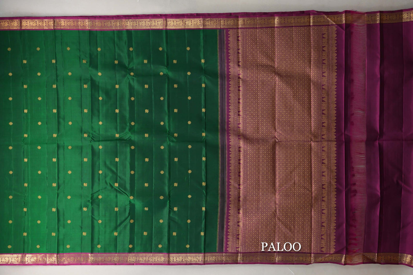 Deep Green with Deep Magenta Borders Vintage Kanjivaram Silk Saree paloo