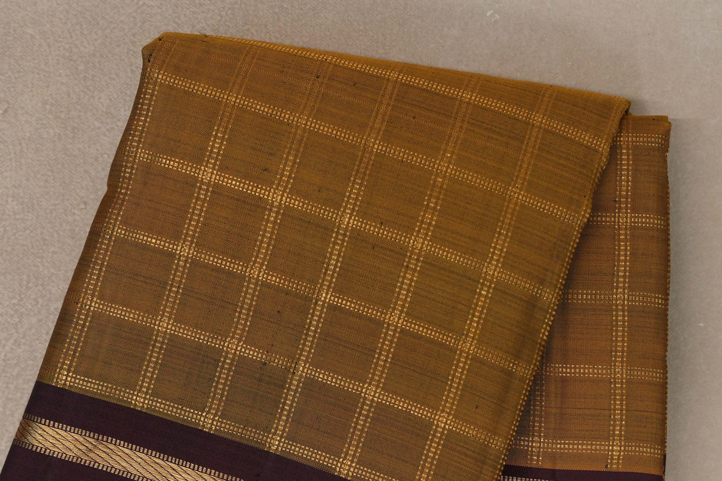 Olive Green with Deep Plum Borders Vintage Kanjivaram Silk Saree body