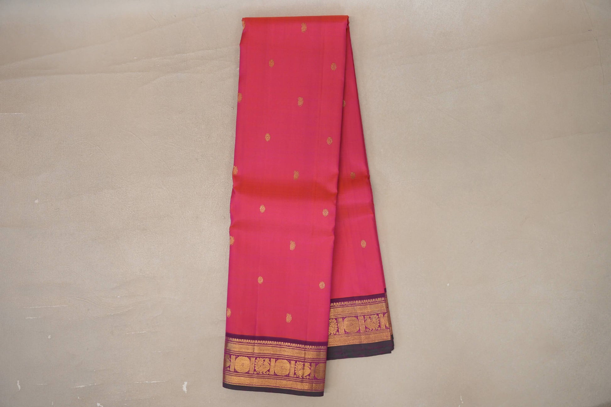 Online Orangish Pink with Deep Magenta with Dark Bottle Green Selvedge Borders Vintage Kanjivaram Silk Saree