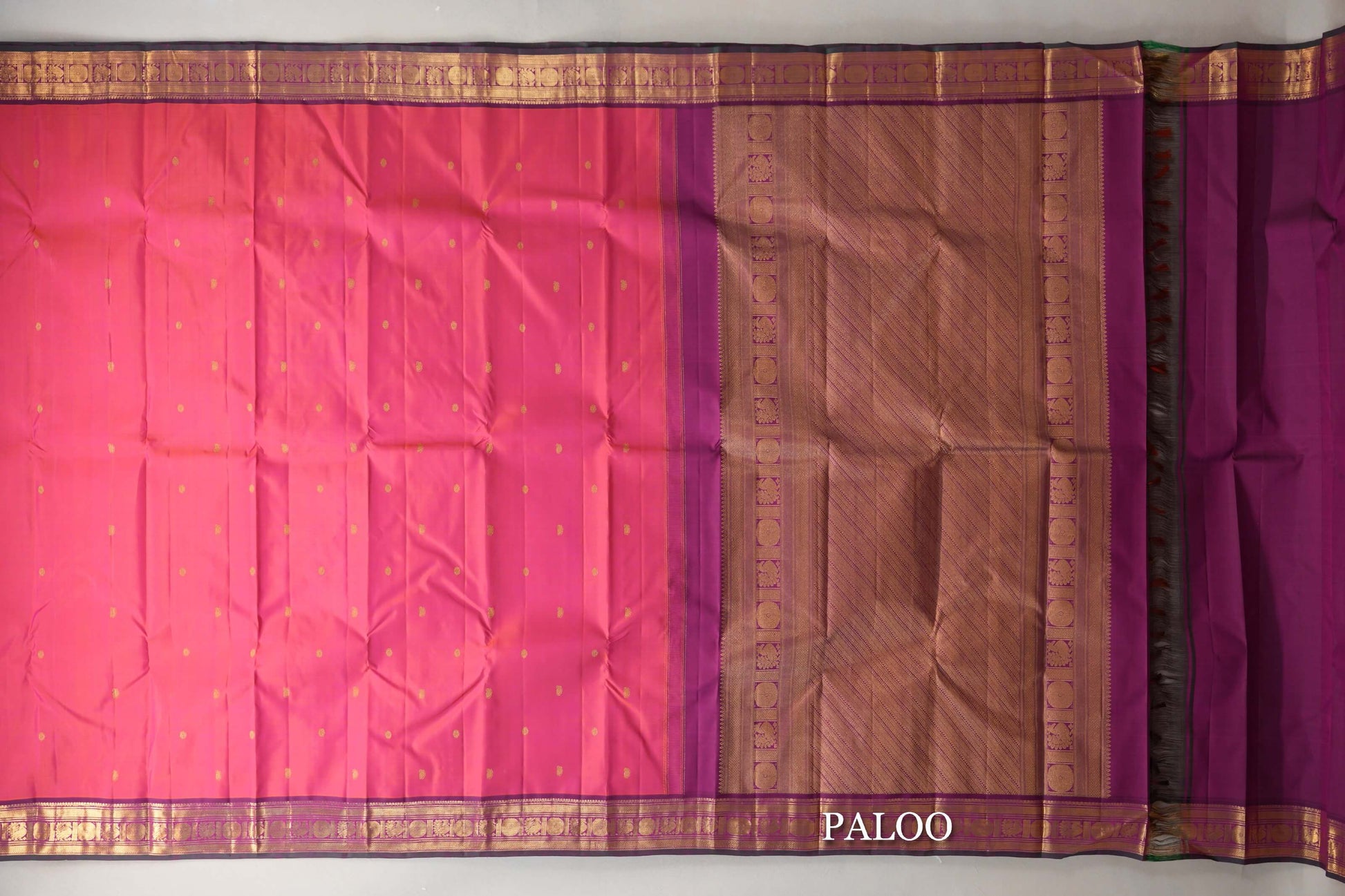 Orangish Pink with Deep Magenta with Dark Bottle Green Selvedge Borders Vintage Kanjivaram Silk Saree paloo