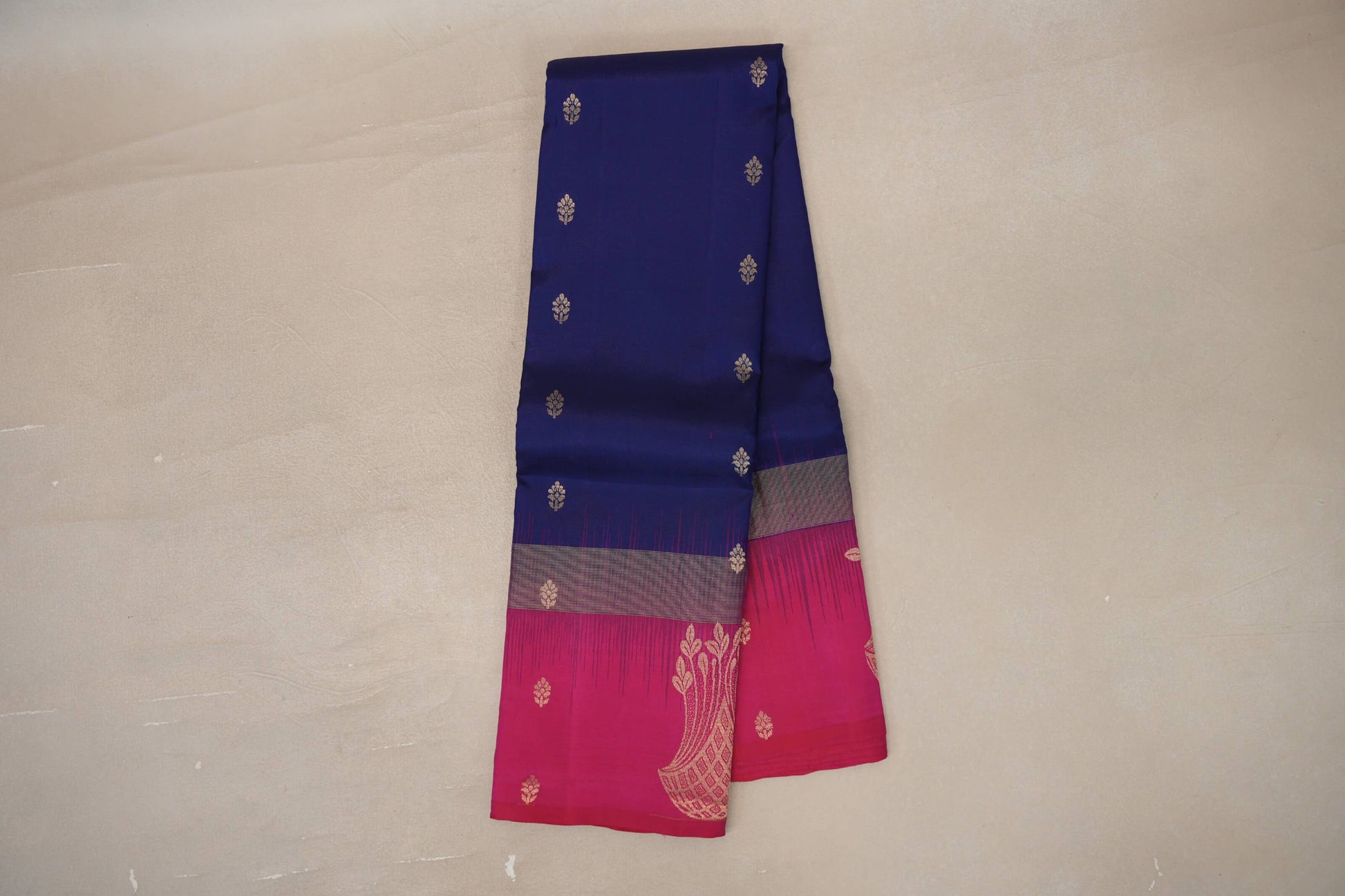 Online Deep Blue with Bright Pink Borders Light Weight Kanjivaram Silk Saree