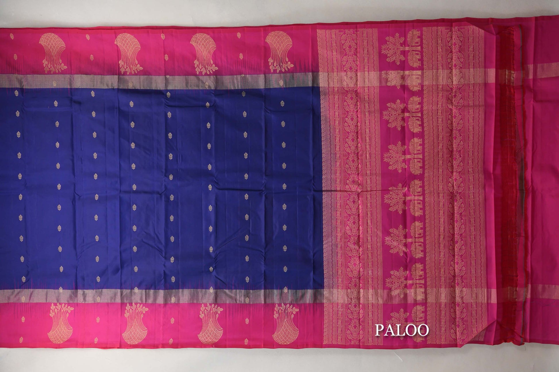 Deep Blue with Bright Pink Borders Light Weight Kanjivaram Silk Saree paloo