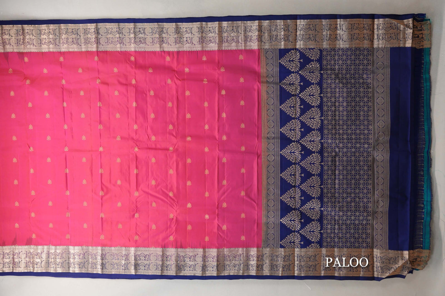 Orangish Pink with Deep Blue Borders Light Weight Kanjivaram Silk Saree paloo