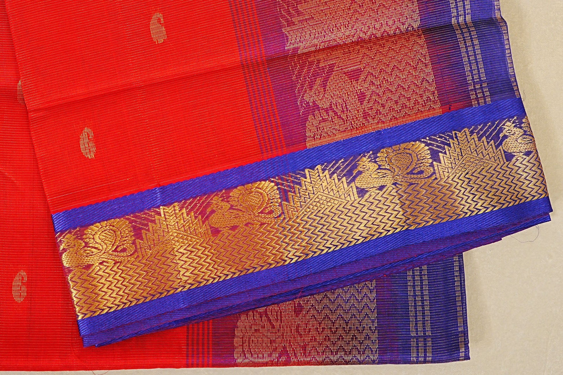 Bright Red with Deep Blue Borders Vaira Oosi Silk Cotton Saree borders zoom