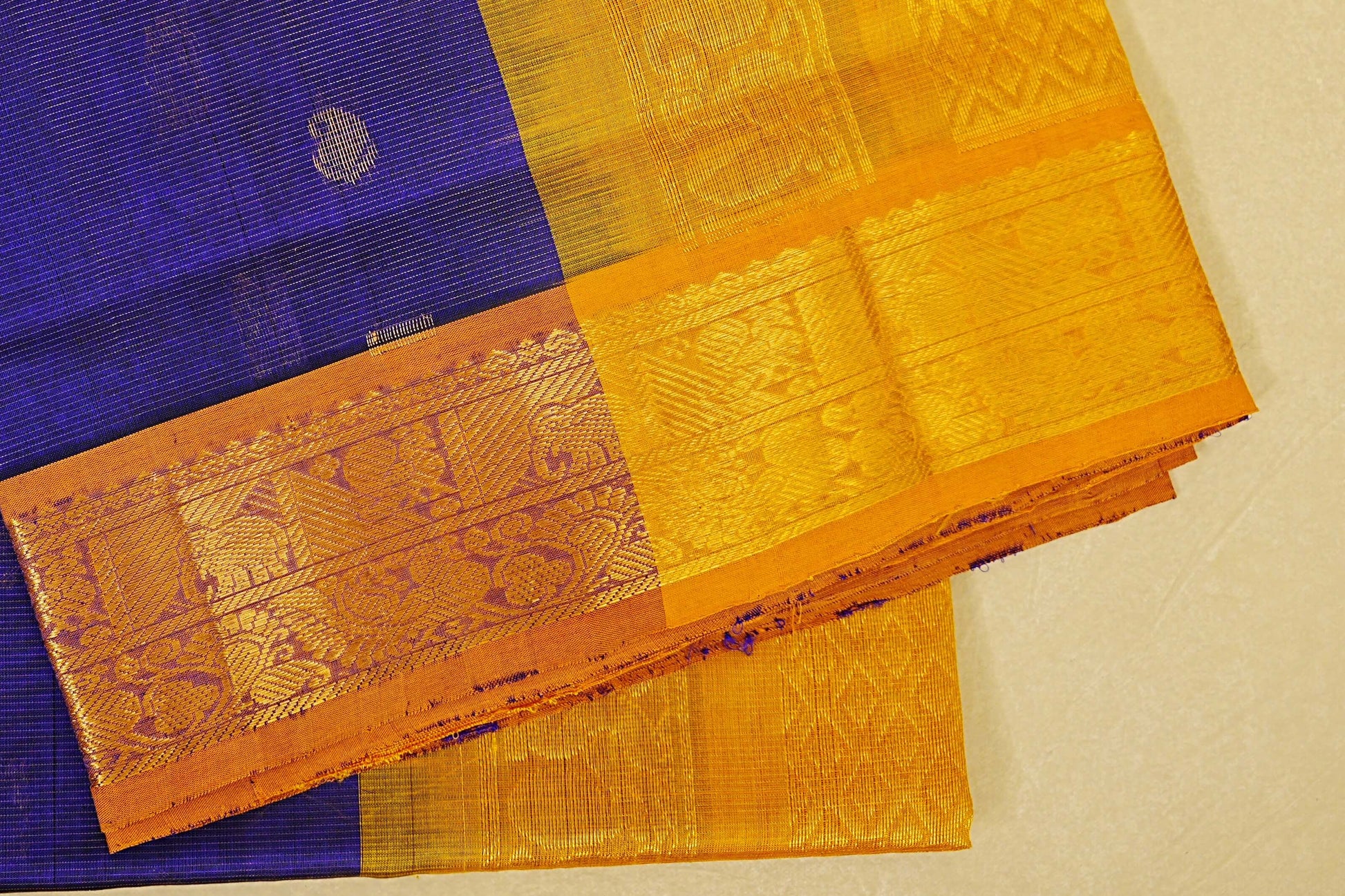 Royal Blue Vaira Oosi Silk Cotton Saree borders zoom