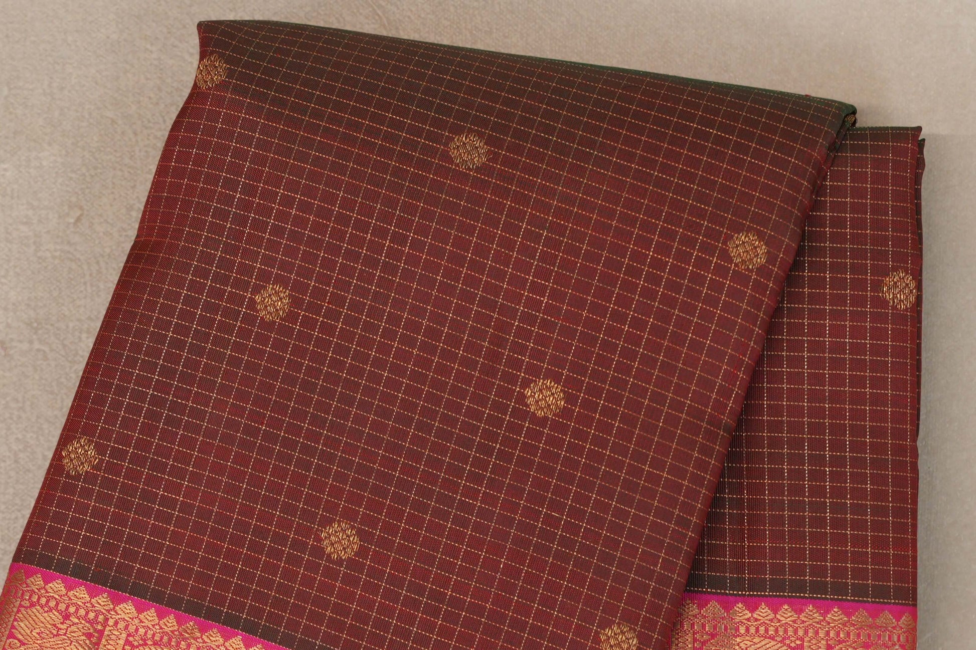 Dual Tone of Green and Red with Bright Pink Borders Vintage Heirloom Kanjivaram Silk Saree body