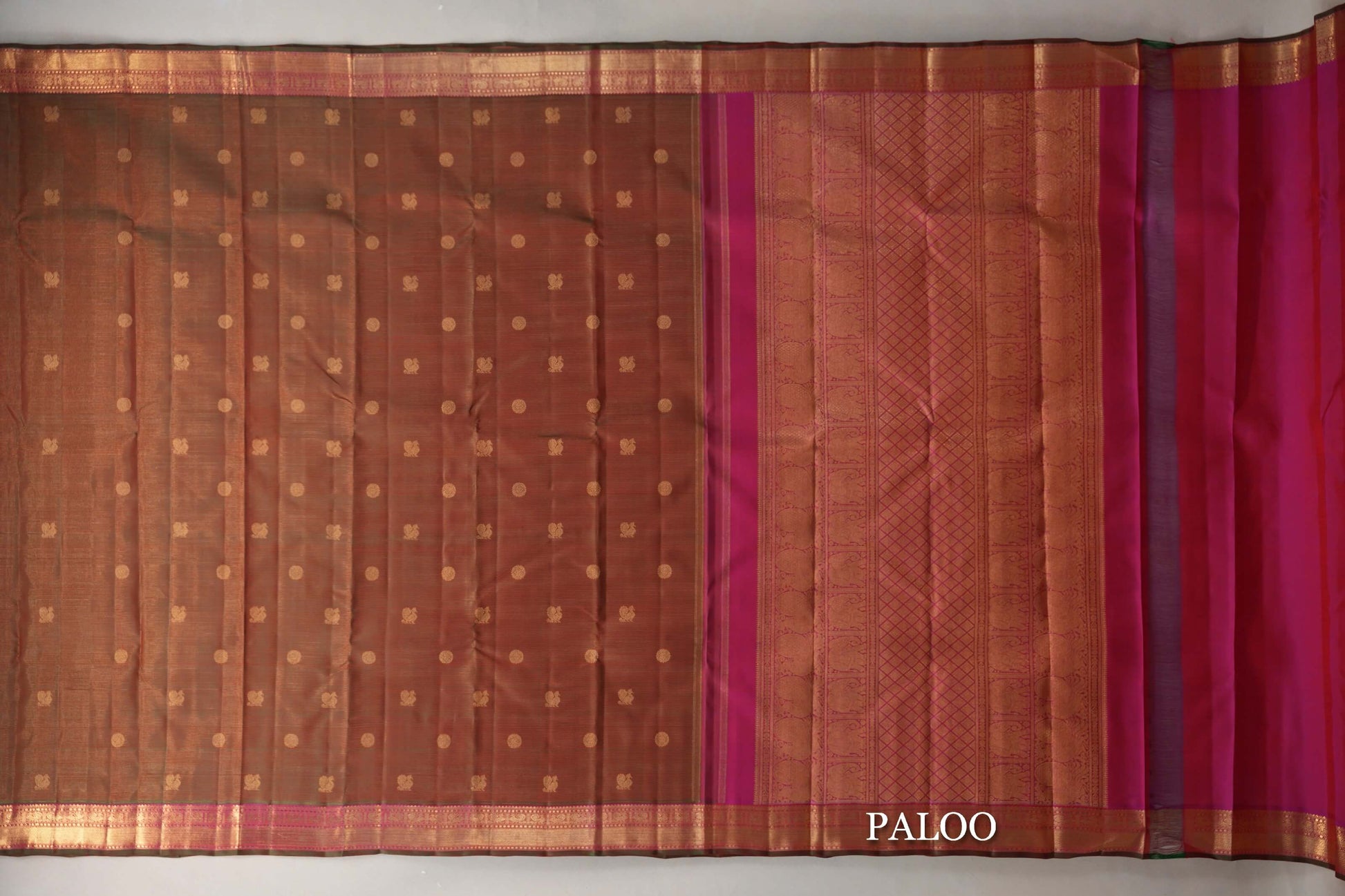 Dual Tone of Green and Red Vaira Oosi with Bright Pink Borders Vintage Heirloom Kanjivaram Silk Saree paloo