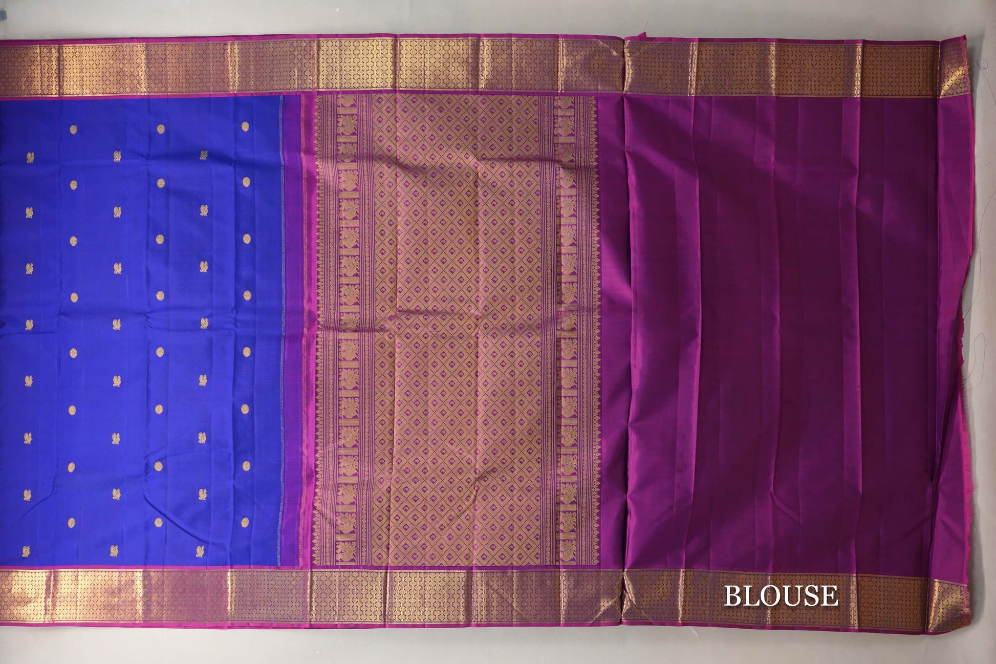 Deep Blue with Deep Magenta Borders Vintage Kanjivaram Silk Saree blouse