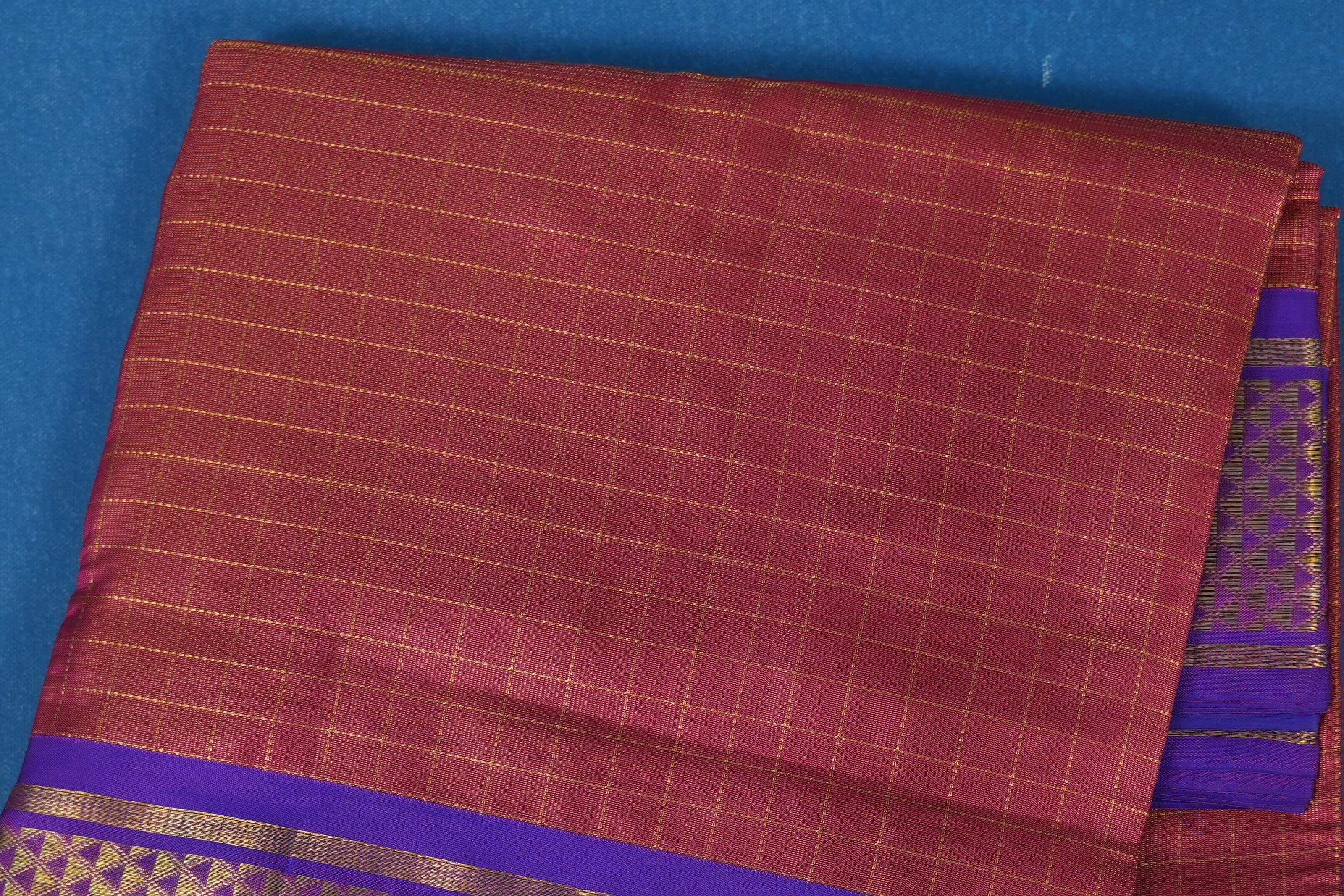 Maroon nine yards silk saree body