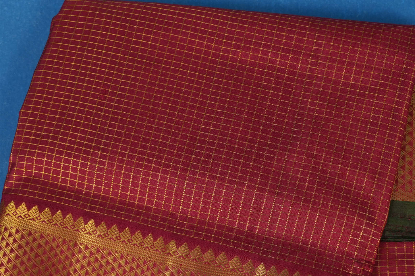 Maroon nine yards silk saree body