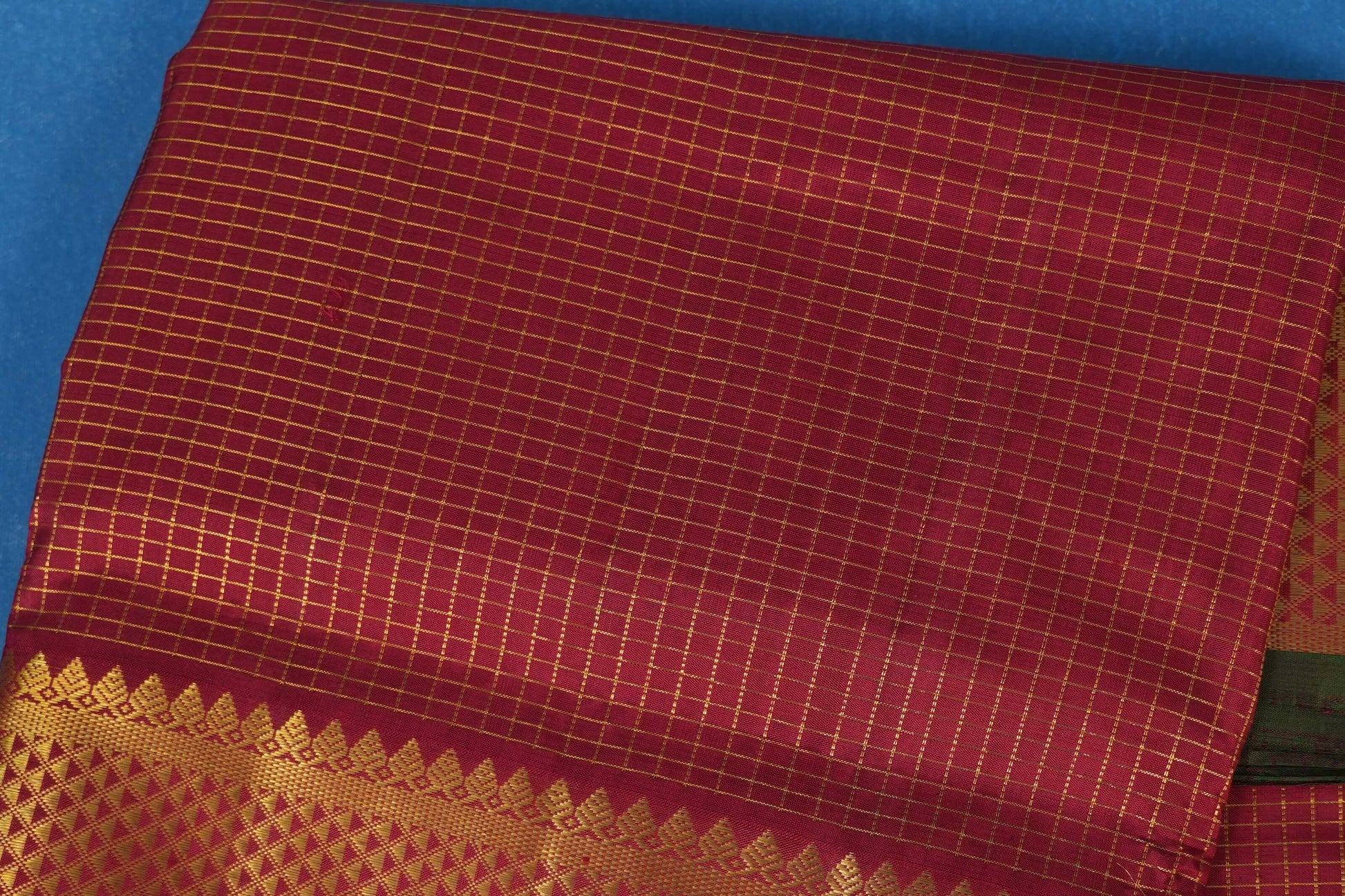 Maroon nine yards silk saree body