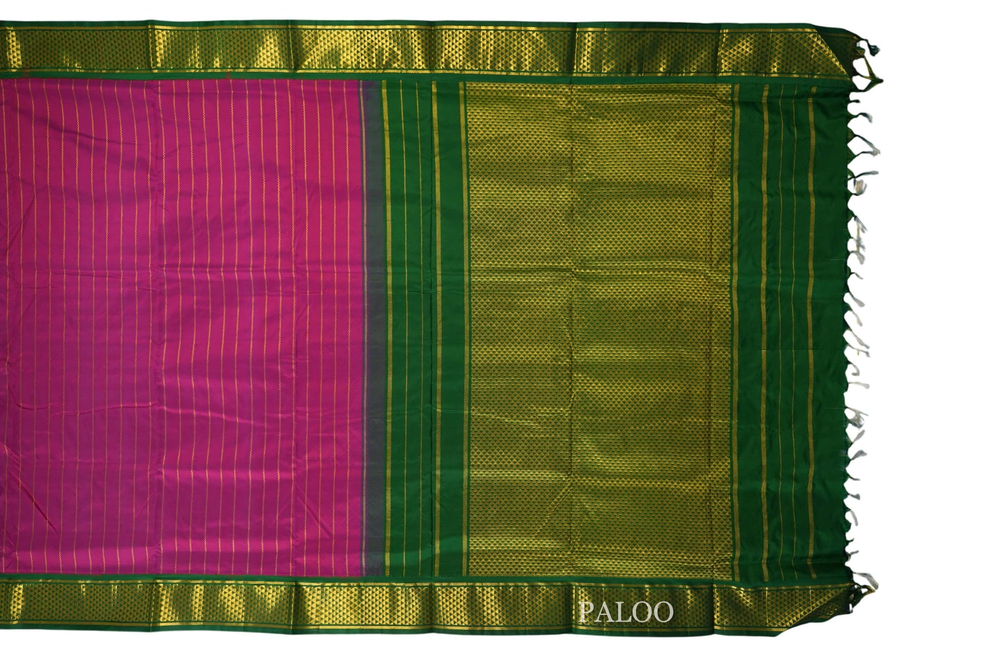 Magenta 10 yards silk saree paloo
