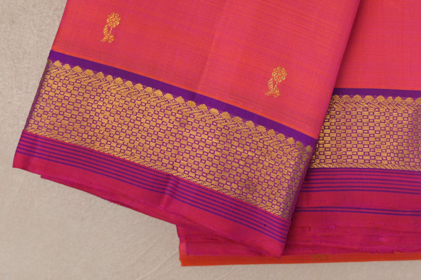 Orangish Pink Vintage Kanjivaram Silk Saree border