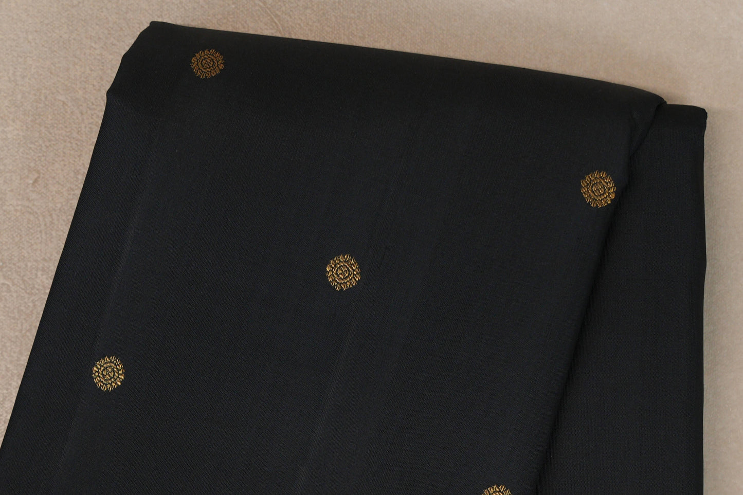 Borderless Black Vintage Kanjivaram Silk Saree body