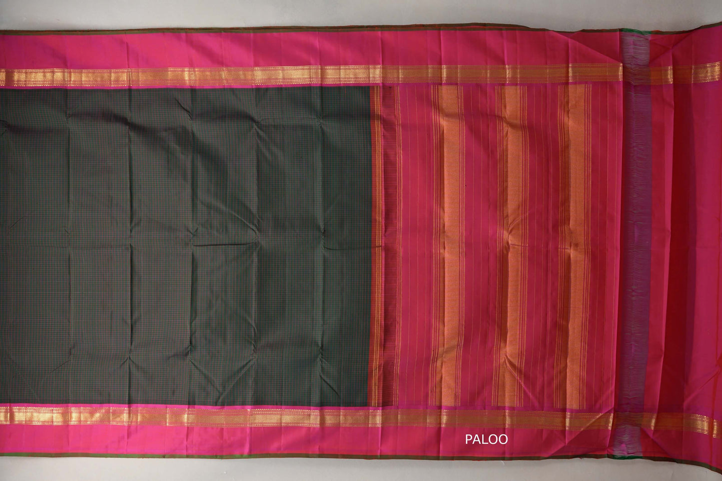 Dual Tone of Deep Plum & Dark Green Vintage Kanjivaram Silk Saree paloo
