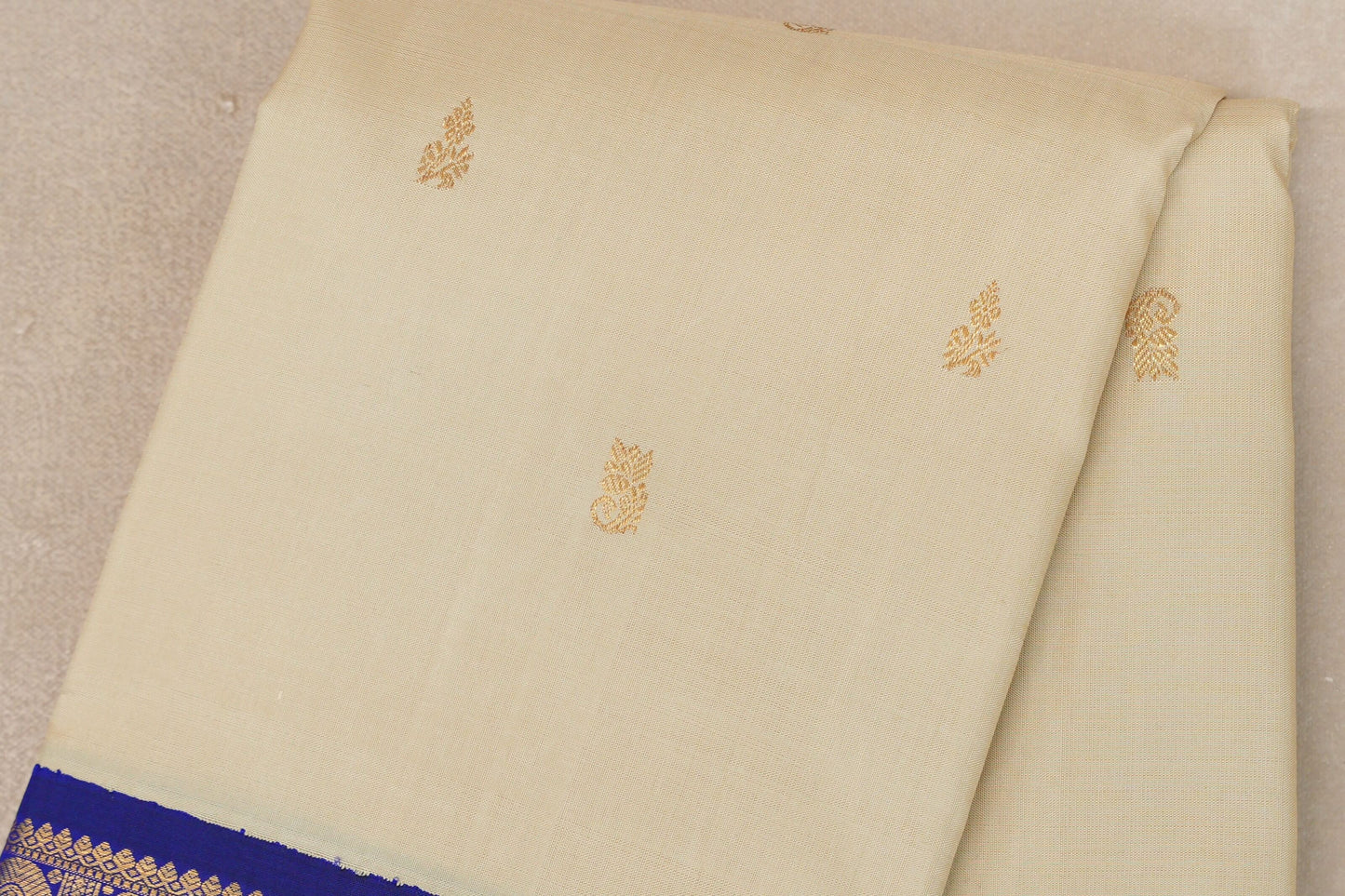 Elaichi green with Deep Blue borders Vintage Kanjivaram Silk Saree