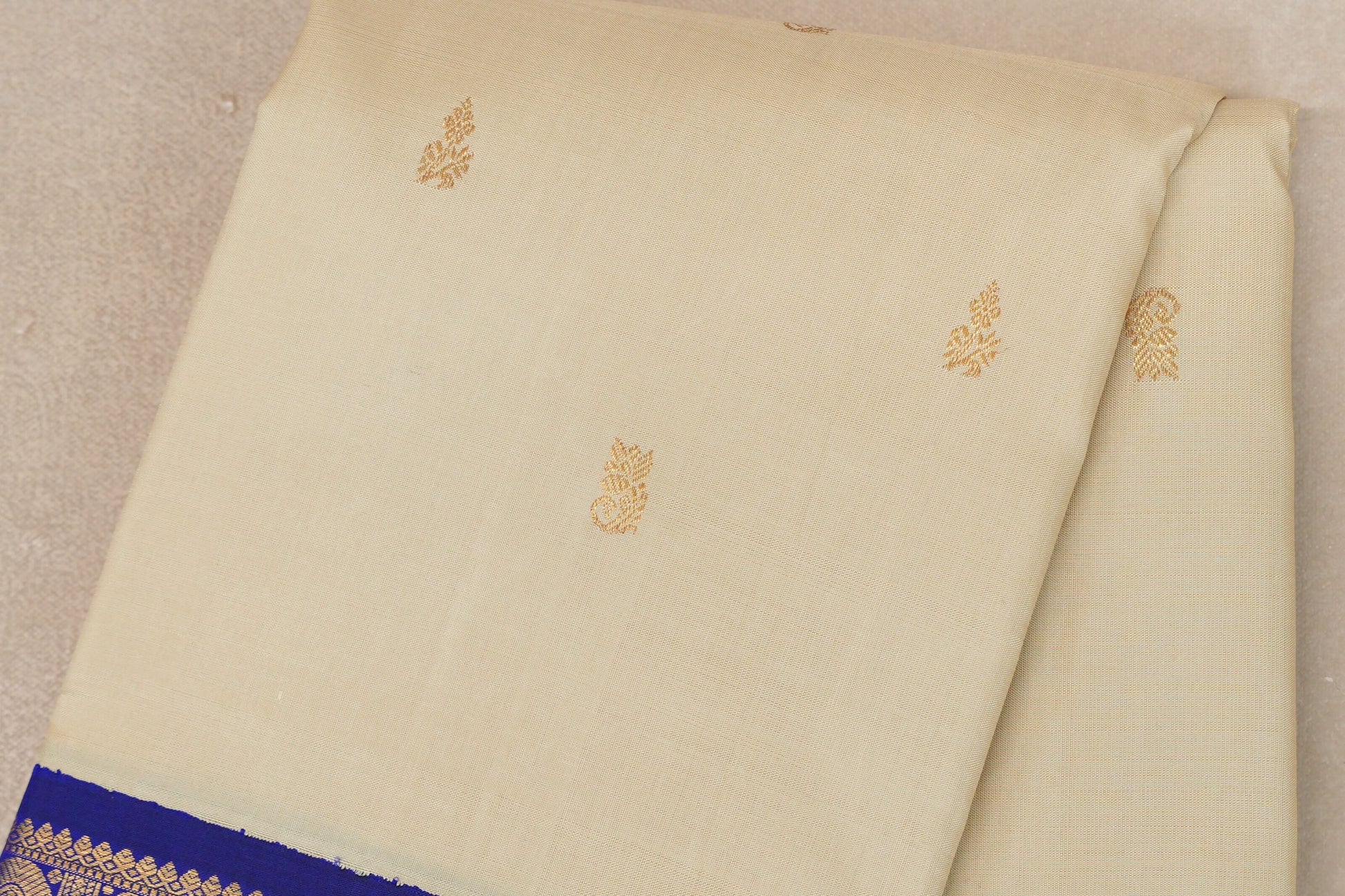 Elaichi green with Deep Blue borders Vintage Kanjivaram Silk Saree