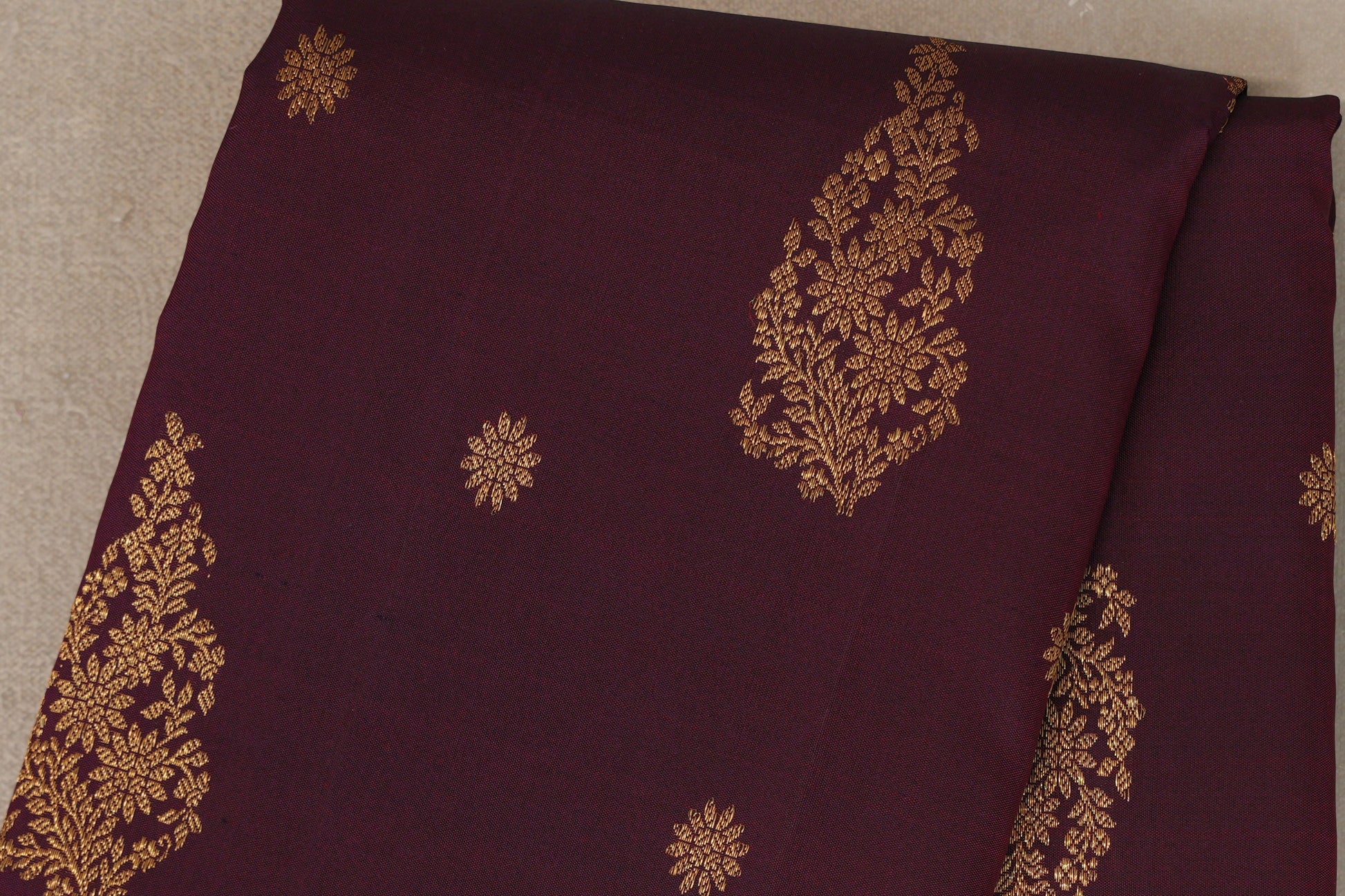 Reddish Maroon Vintage Kanjivaram Silk Saree  body