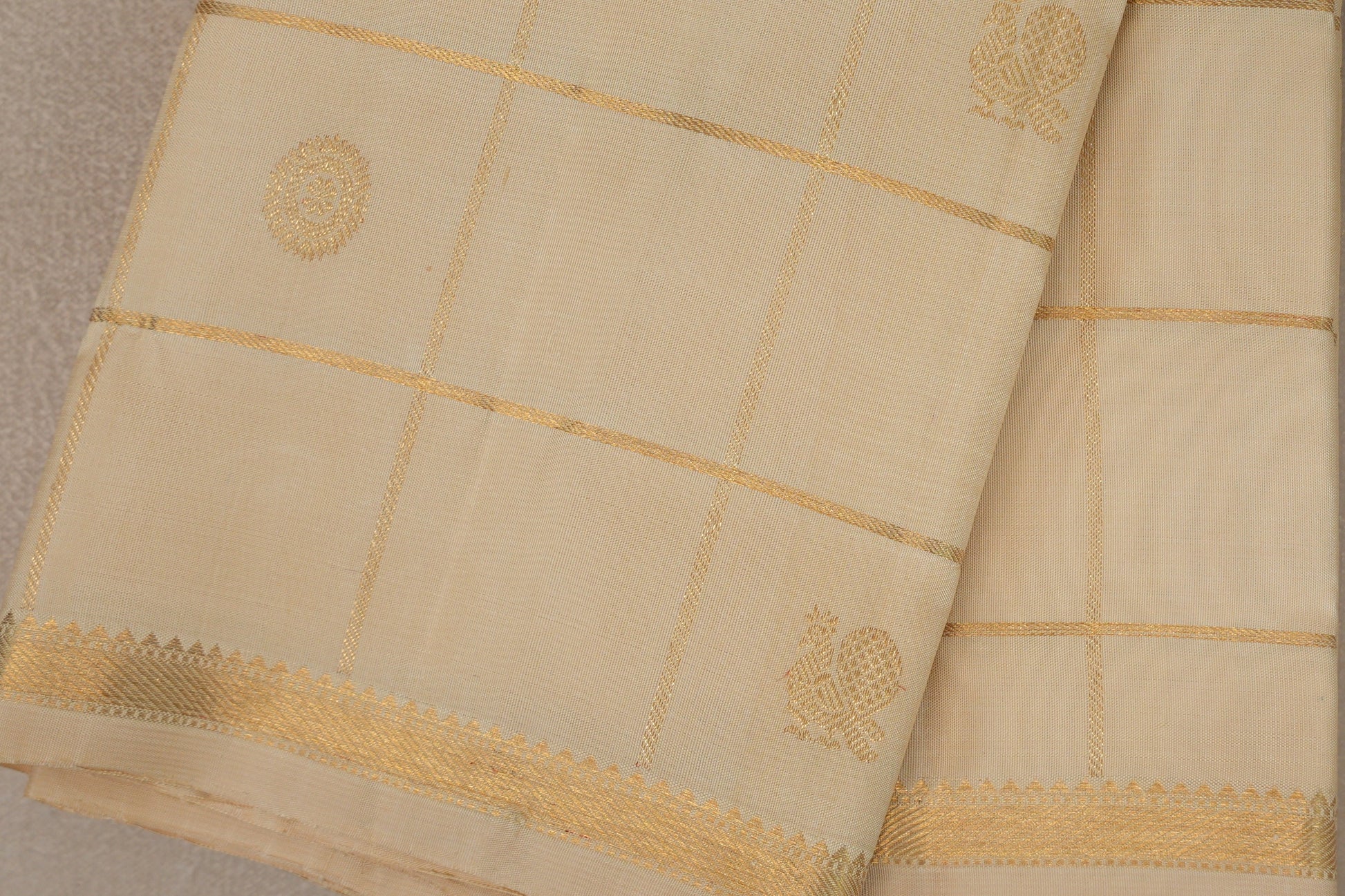 Cream Vintage Kanjivaram Silk Saree border