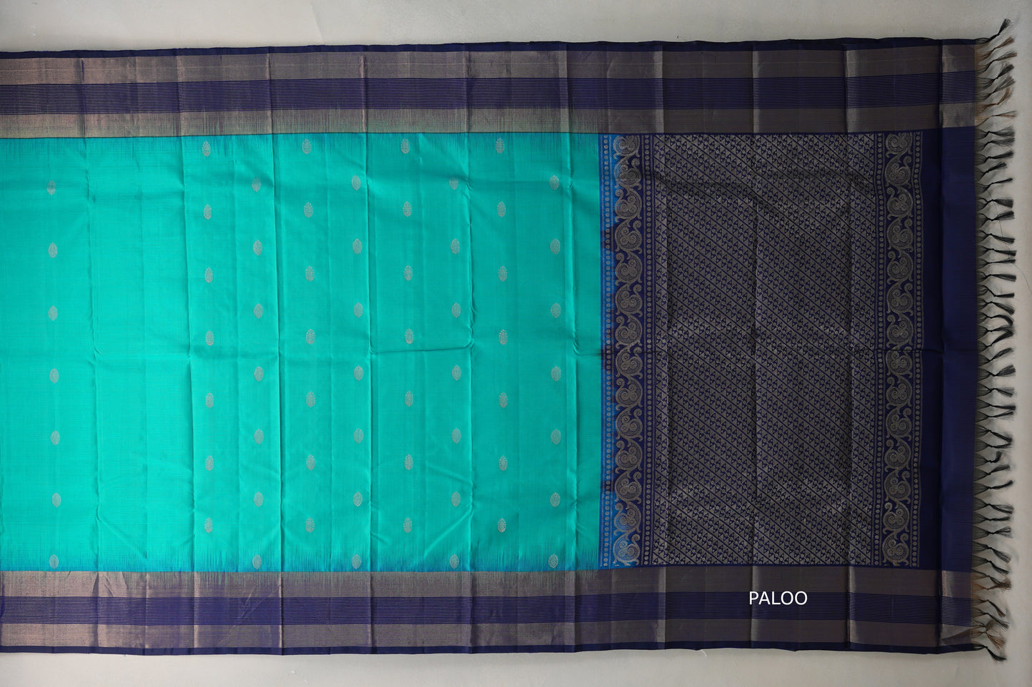 Dual Tone of Green and Blue Light Weight Kanjivaram Silk Saree paloo