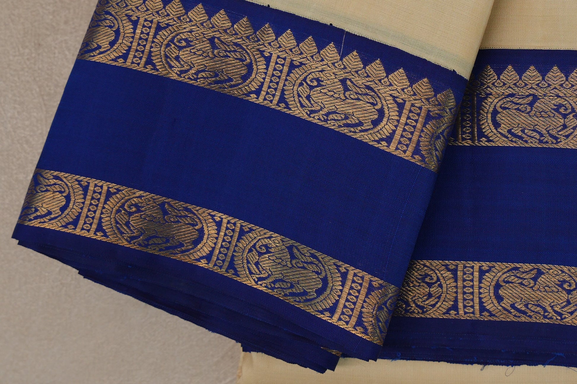 Cream Beige Plant Based Kanjivaram Silk Saree rettai pettu border