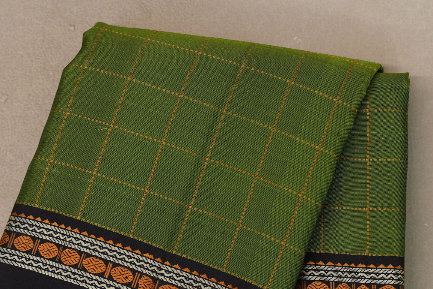 Parrot Green with Black Borders Vintage Thread Woven Kanjivaram Silk Saree body