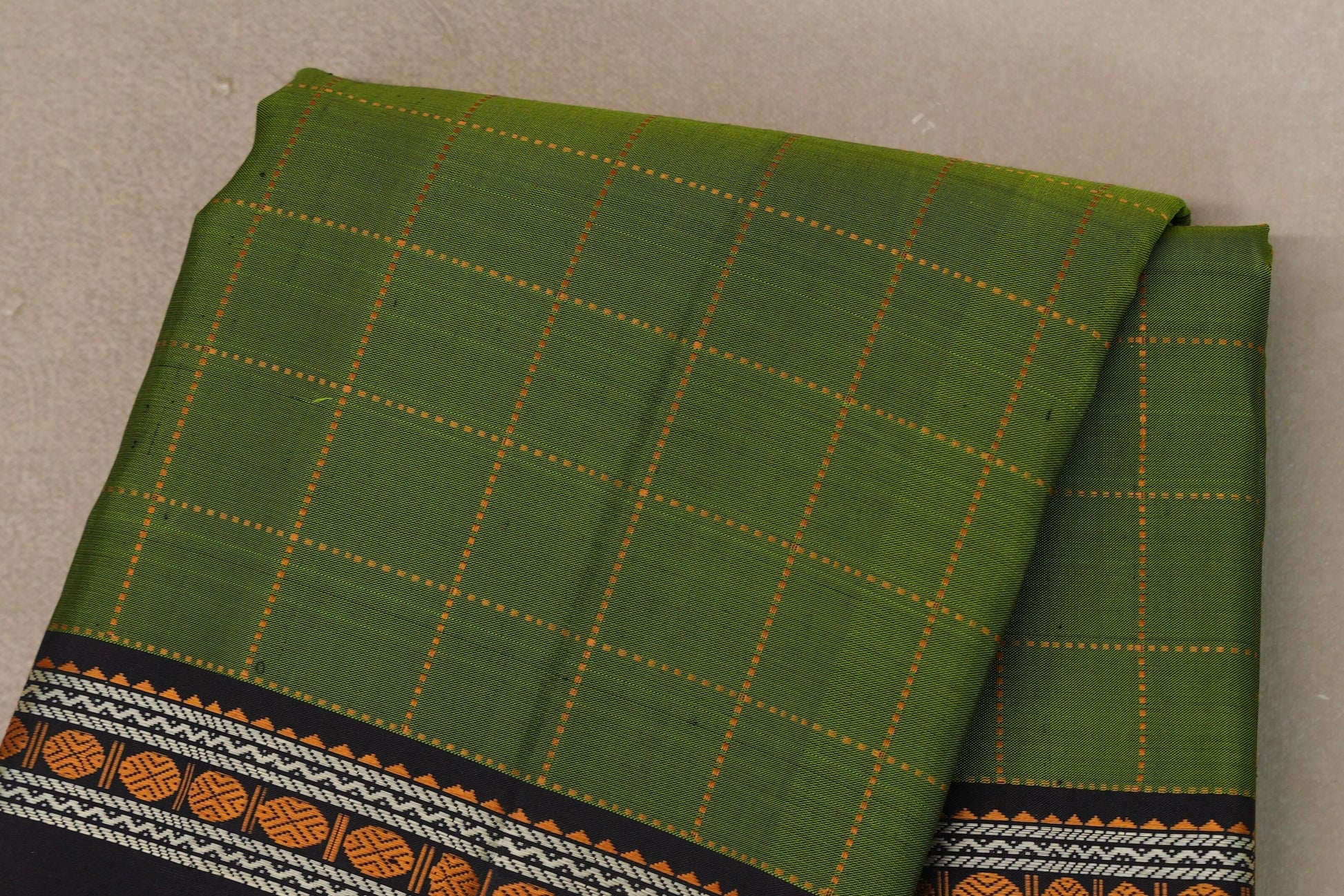 Parrot Green with Black Borders Vintage Thread Woven Kanjivaram Silk Saree body