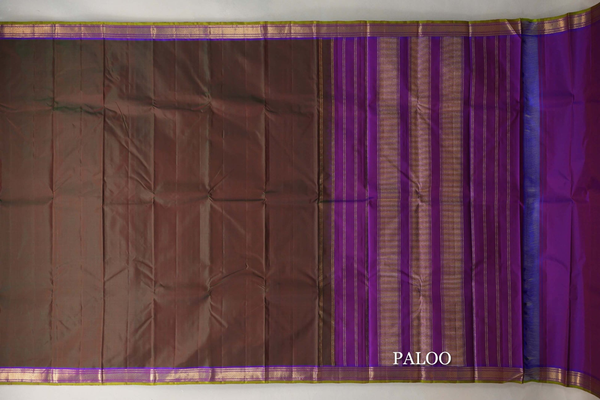 Dual Tone of Maroon & Green Vintage Kanjivaram Silk Saree paloo