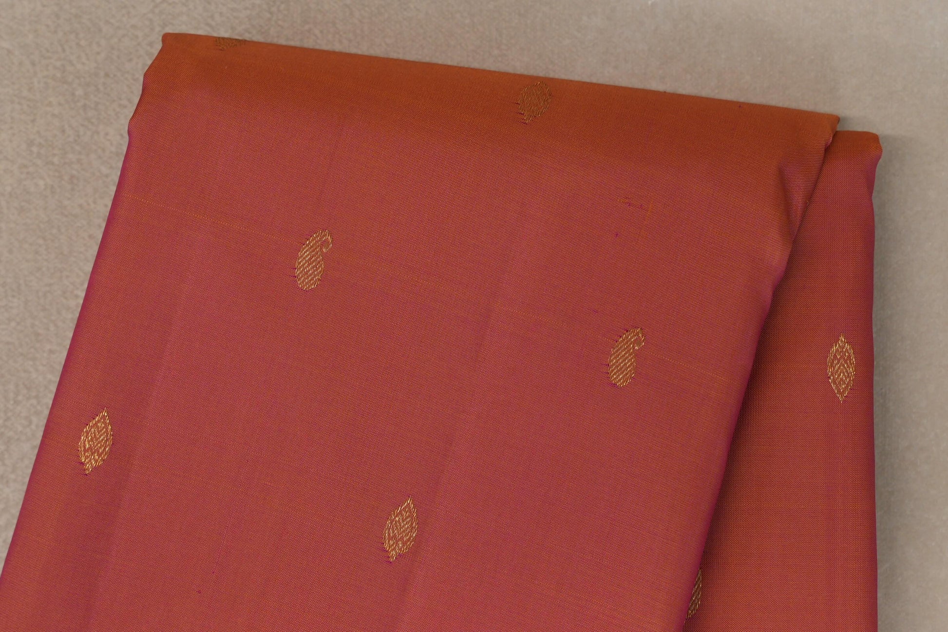 Dual Tone of Mustard & Pink Vintage Kanjivaram Silk Saree body