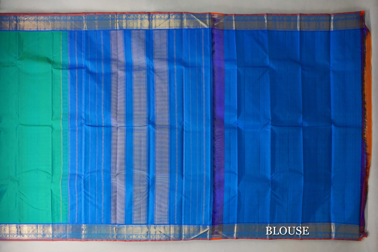 Dual Tone of Blue & Green with Bright Blue Borders Vintage Kanjivaram Silk Saree blouse