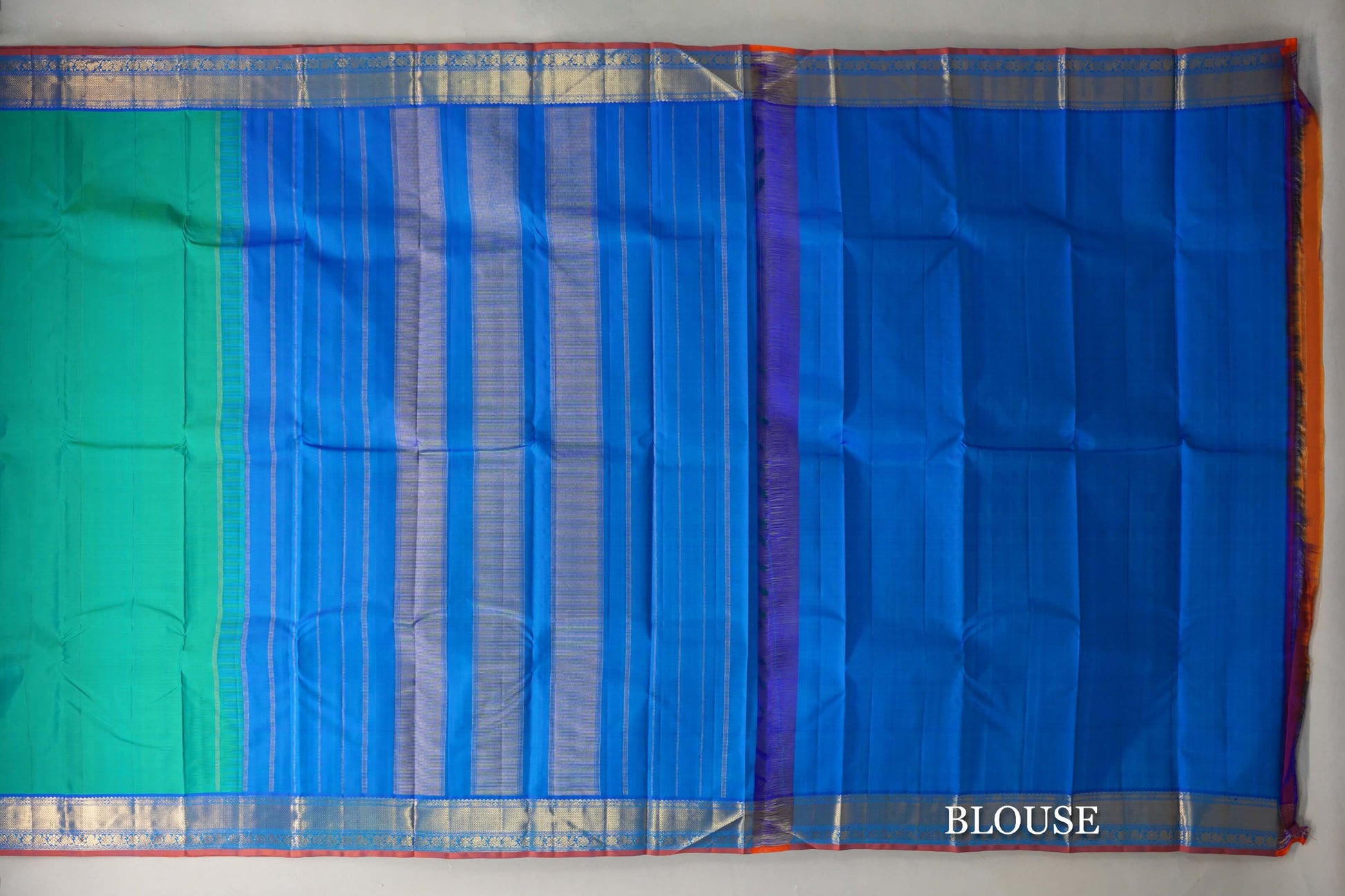 Dual Tone of Blue & Green with Bright Blue Borders Vintage Kanjivaram Silk Saree blouse