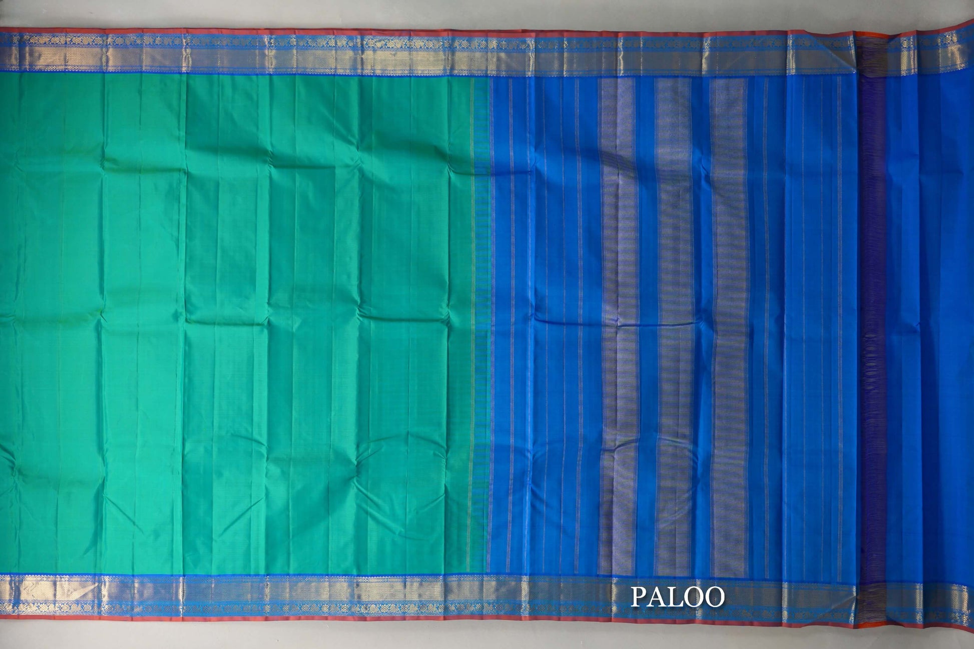 Dual Tone of Blue & Green with Bright Blue Borders Vintage Kanjivaram Silk Saree paloo