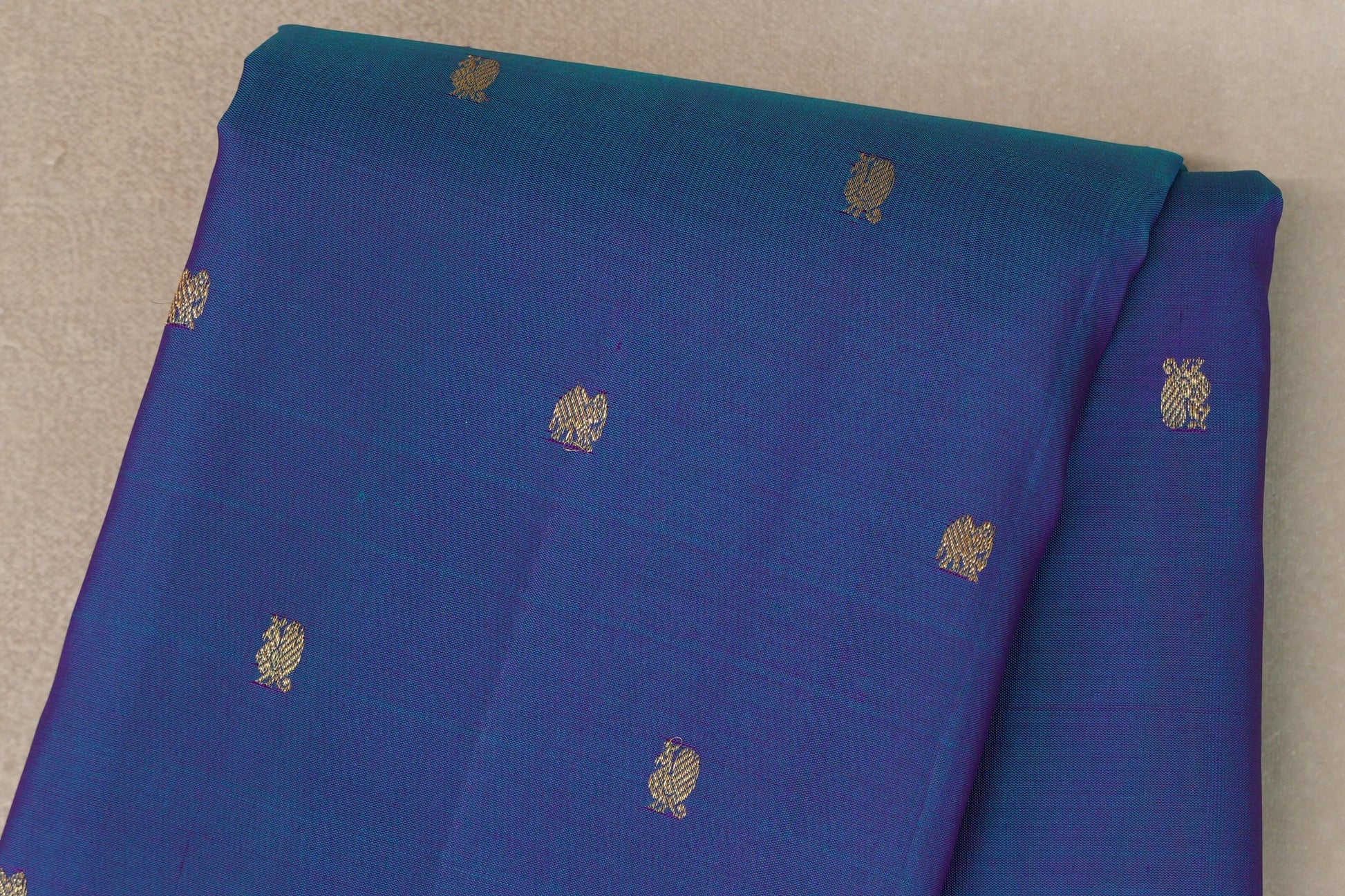 Teal Blue with Magenta Pink Borders Vintage Kanjivaram Silk Saree body
