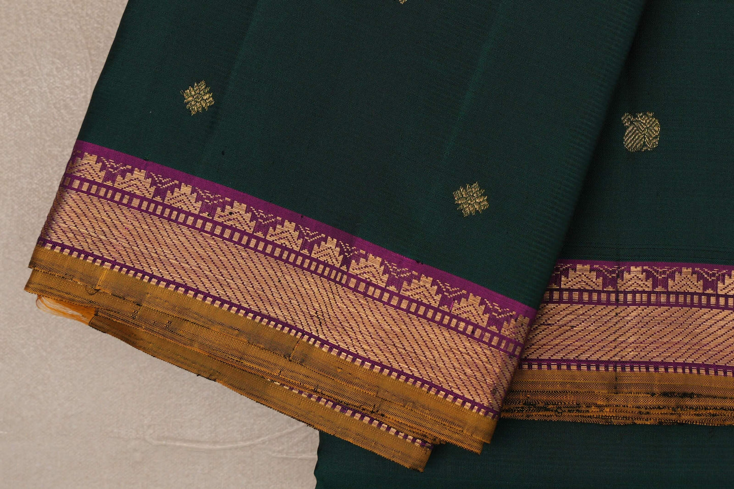 Dark Bottle Green Vintage Kanjivaram Silk Saree border
