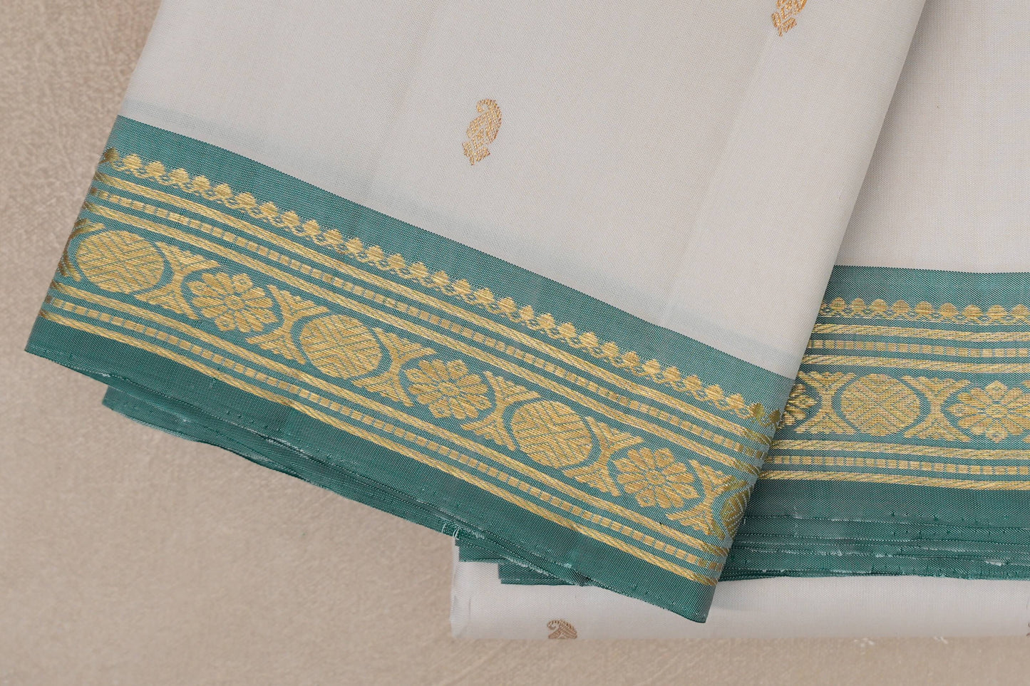 Off-White Vintage Kanjivaram Silk Saree border