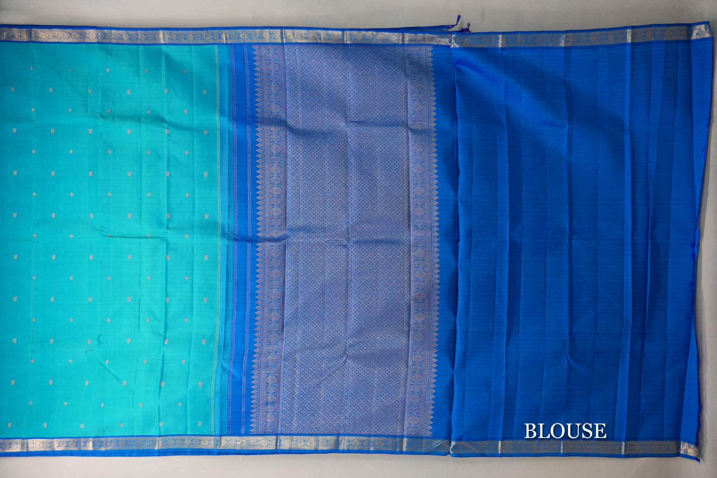 Turquoise Blue with Blue Borders Vintage Kanjivaram Silk Saree blouse