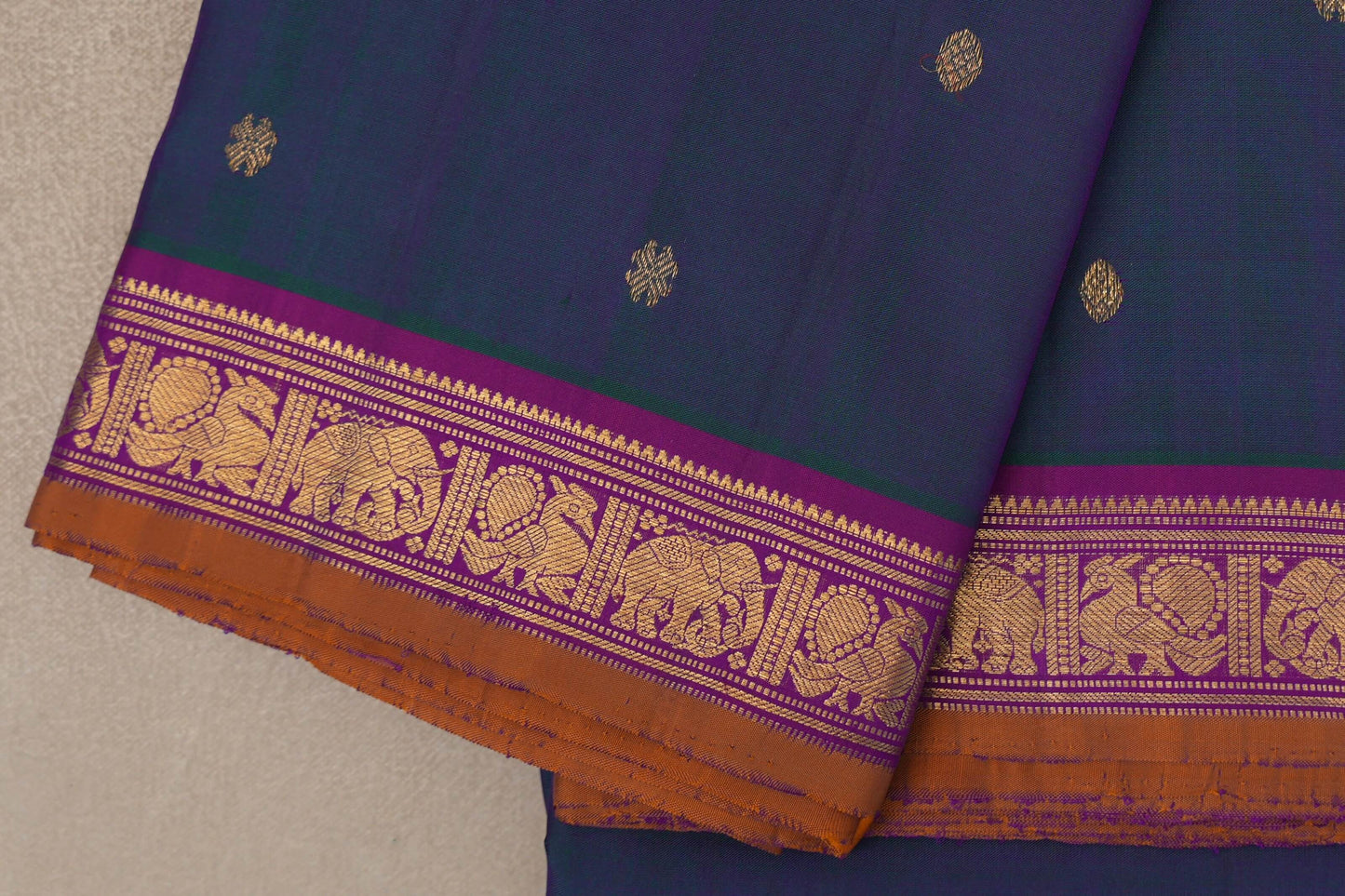 Green and Pink Dual Tone Vintage Kanjivaram Silk Saree border