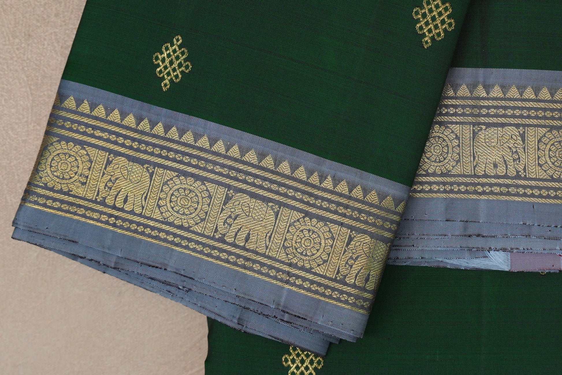 Dark Green Vintage Kanjivaram Silk Saree border