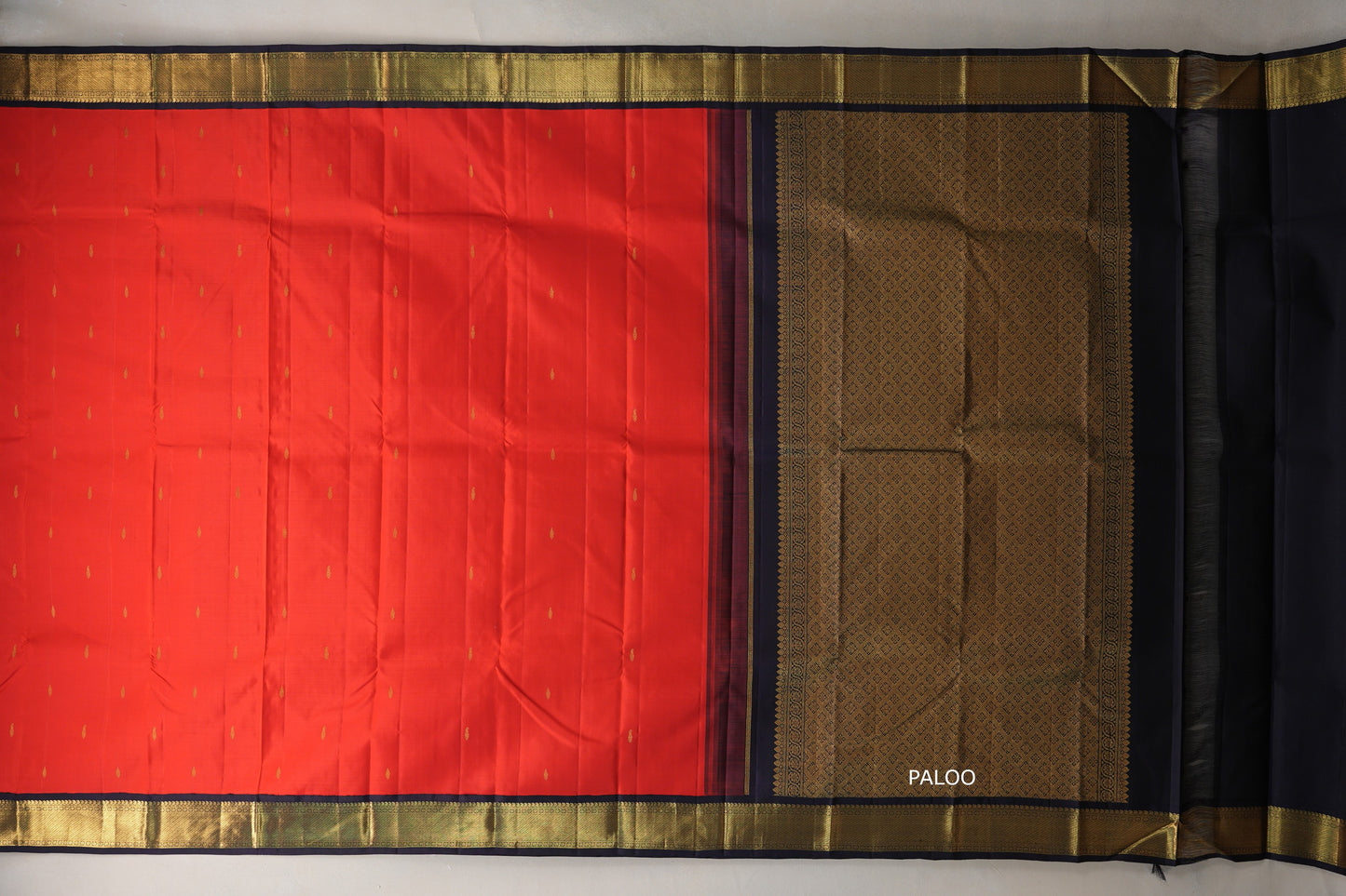 Tomato red with Dark Navy Blue Borders Vintage Kanjivaram Silk Saree paloo