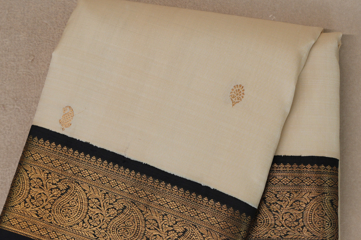 Cream with Dark Navy Blue Borders Vintage Kanjivaram Silk Saree body