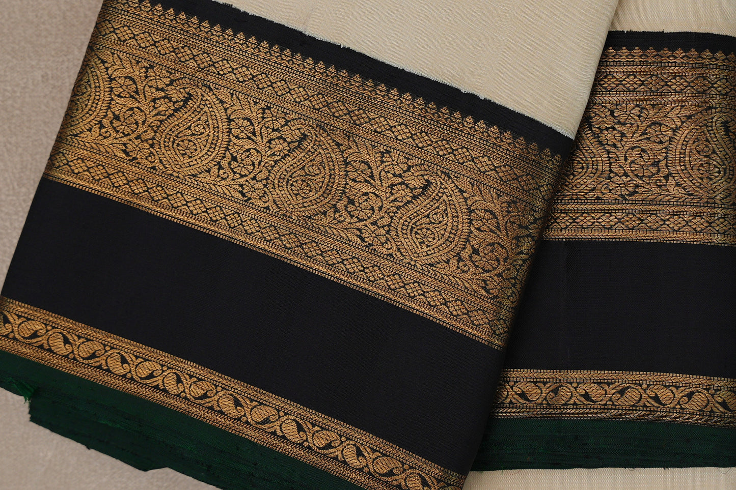 Cream with Dark Navy Blue Borders Vintage Kanjivaram Silk Saree border