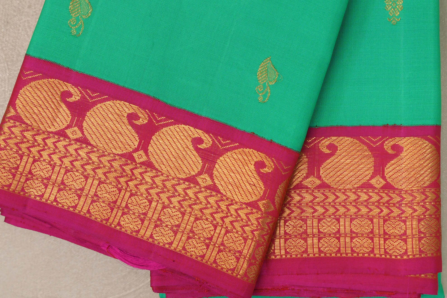 Parrot green with Rani Pink Borders Vintage Kanjivaram Silk Saree border