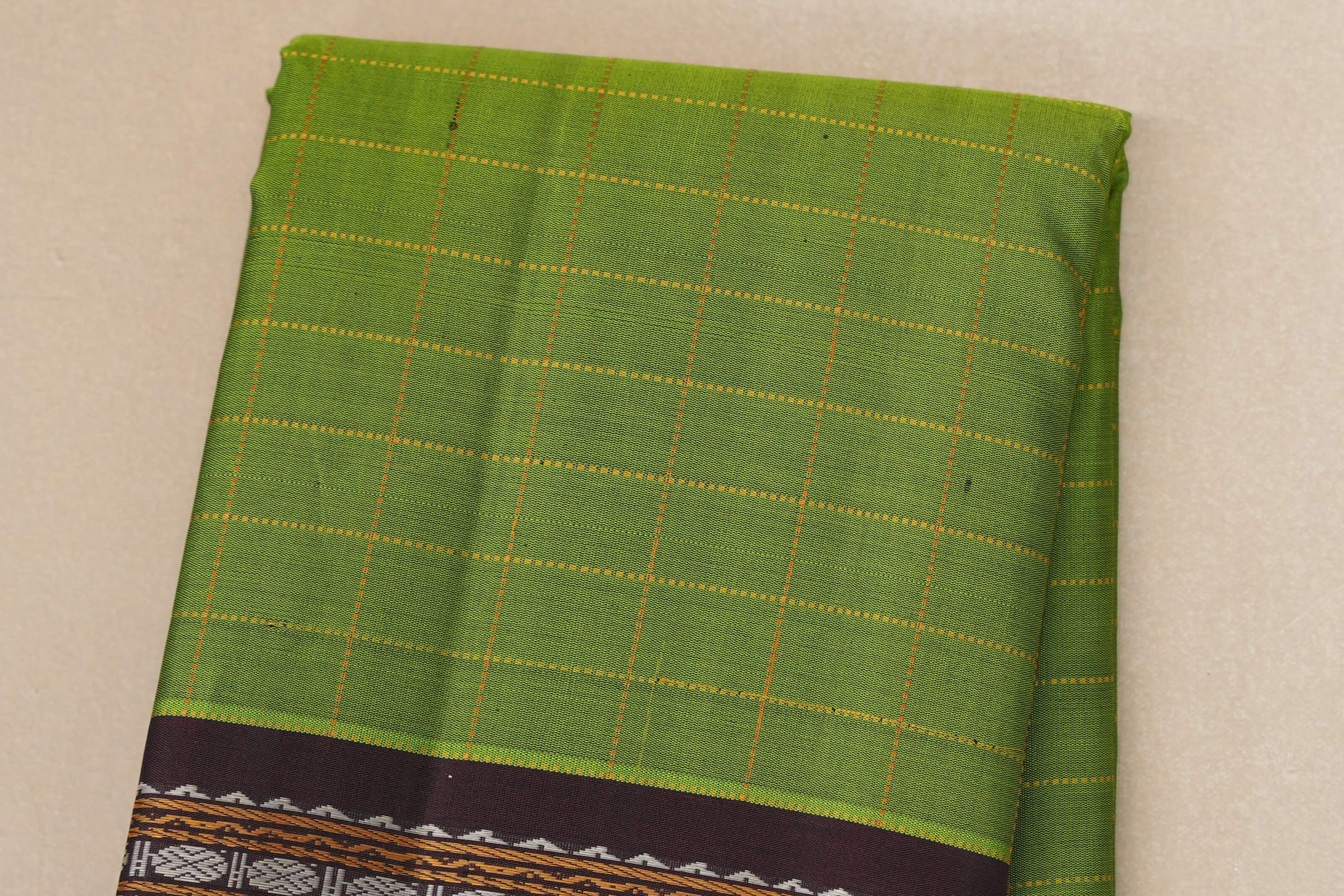  Parrot Green Vintage Kanjivaram Silk Saree body zoom