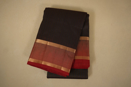Brown with Red Borders Lightweight Kanjivaram Saree