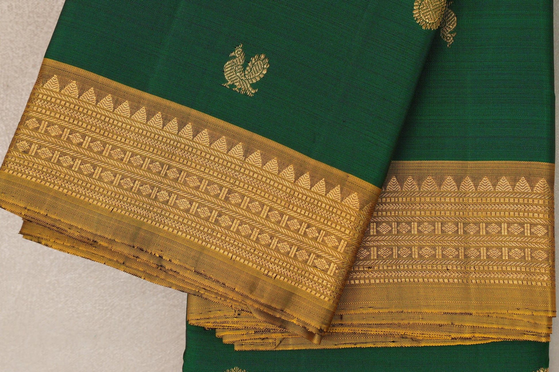 Deep green with Golden Mustard borders Vintage Kanjivaram Silk Saree border