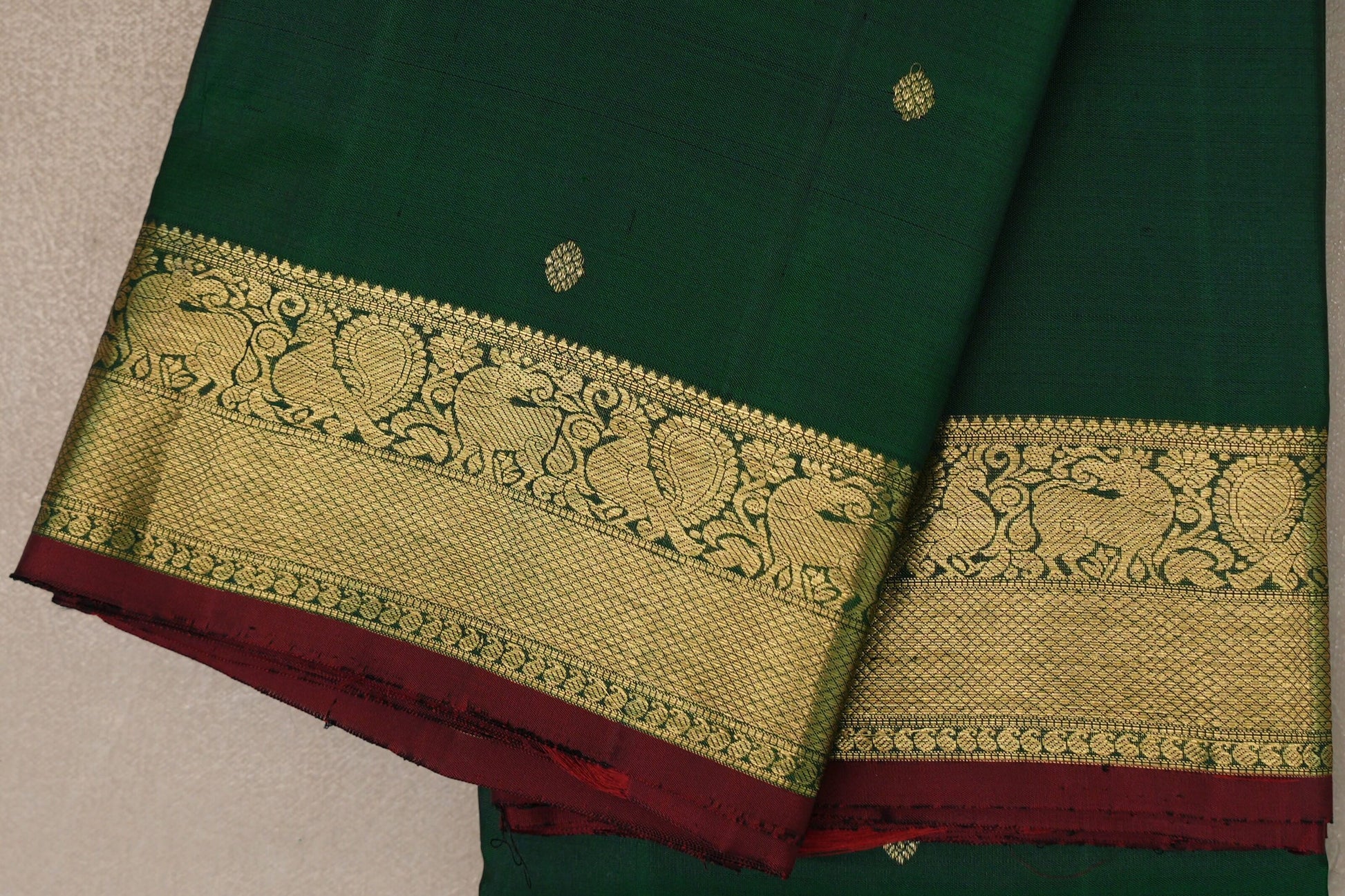 Deep bottle green with Reddish maroon borders Vintage Kanjivaram Silk Saree border