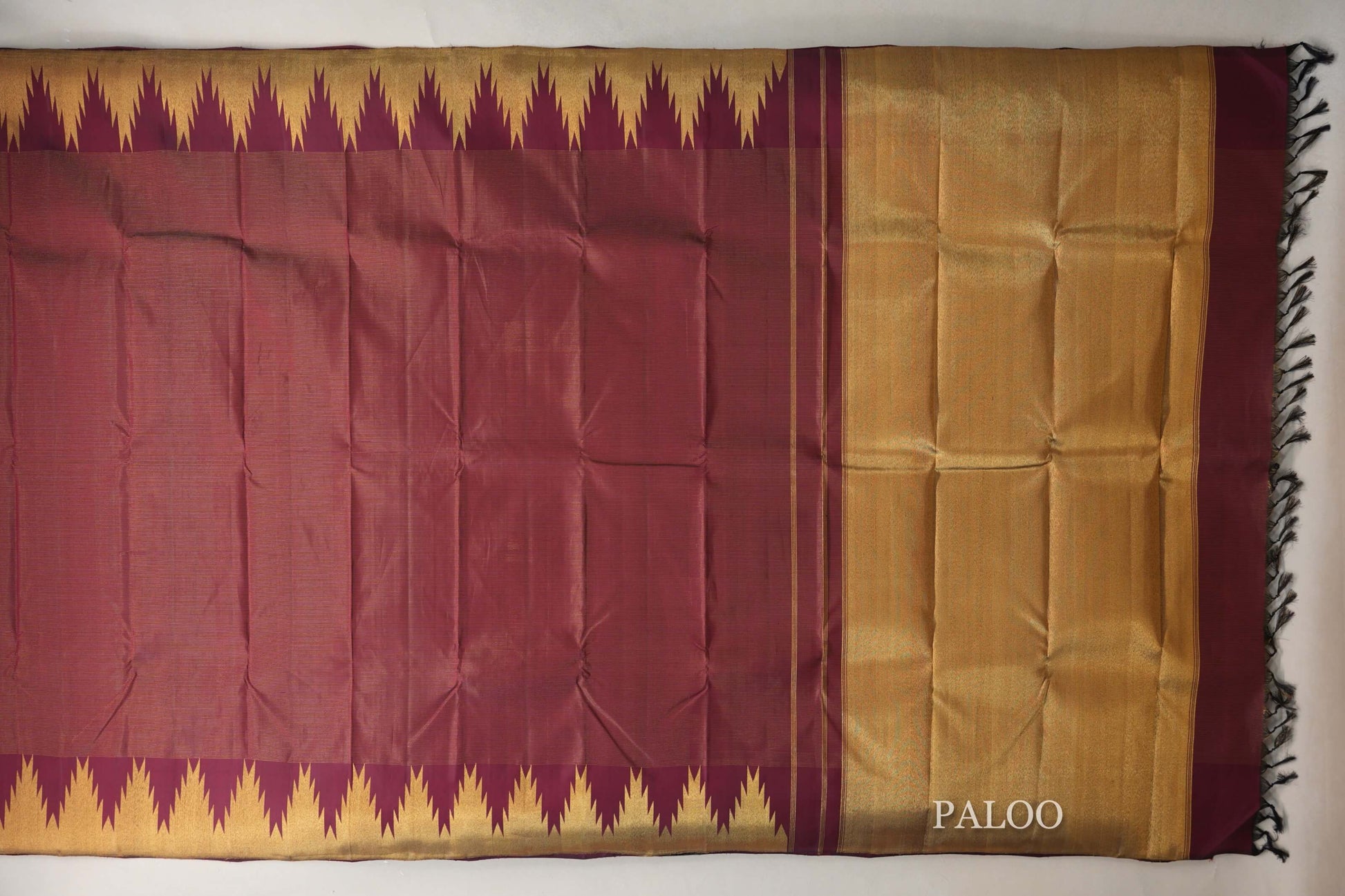 Deep Maroon Vaira Oosi with Temple Borders Vintage Kanjivaram Silk Saree paloo